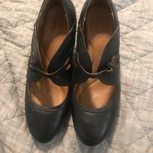 Clarks Indigo heels size 8.5
